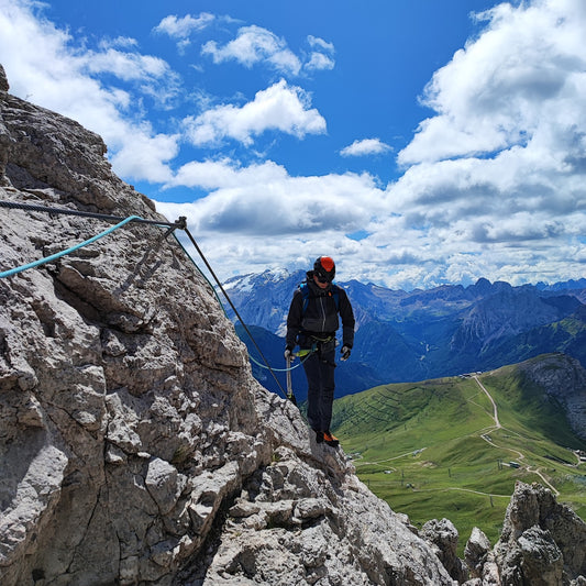 Ferrata alla forcella del Sasso Lungo - Furcela de Saslonch - Cristiano Gregnanin Guida Alpina Certificata Dolomiti