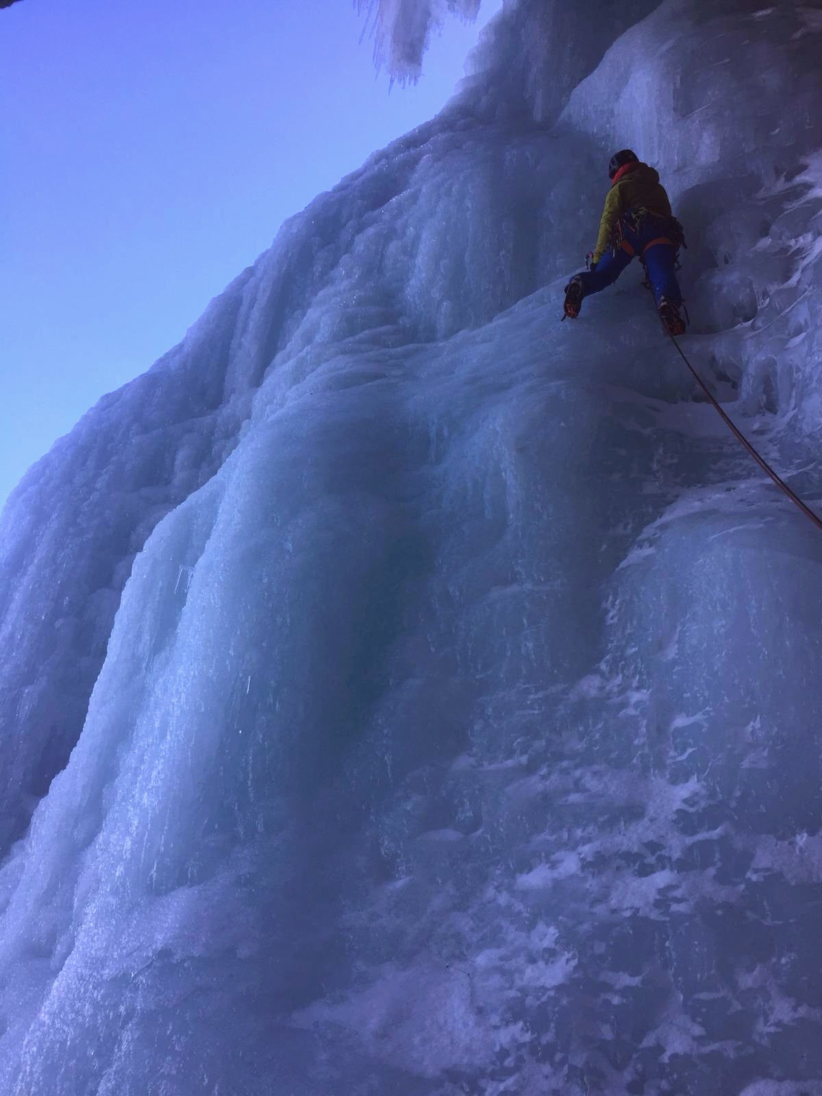 Cascata Hypercoldai Civetta Cristiano Gregnanin Guida Alpina Certificata Dolomiti