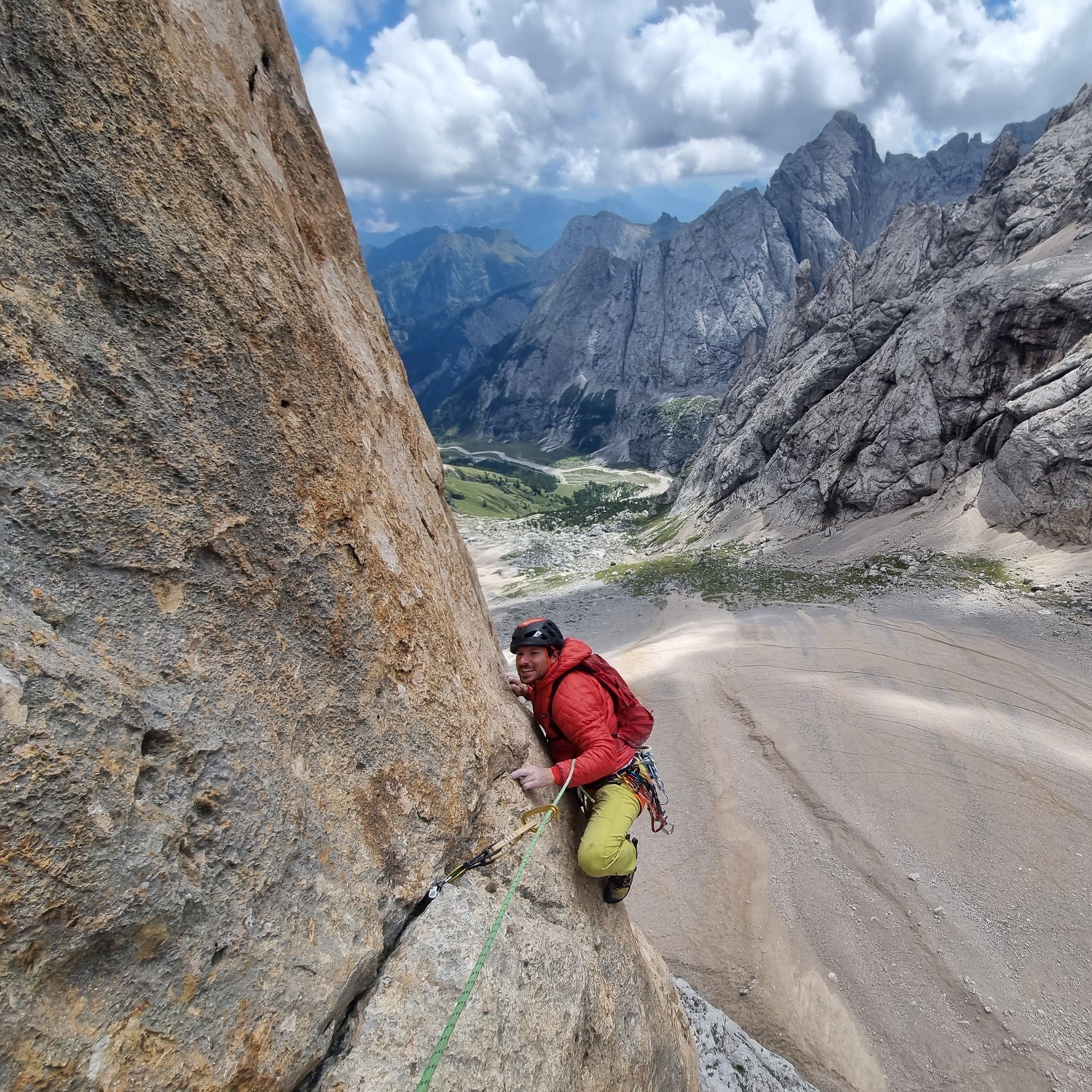 Multipitch Difficile nelle Dolomiti – Scalate Tecniche con Guida