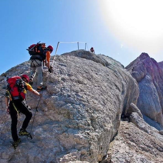 Ferrata Marmolada Cresta Ovest - Pernotto in cima - Cristiano Gregnanin Guida Alpina Certificata Dolomiti