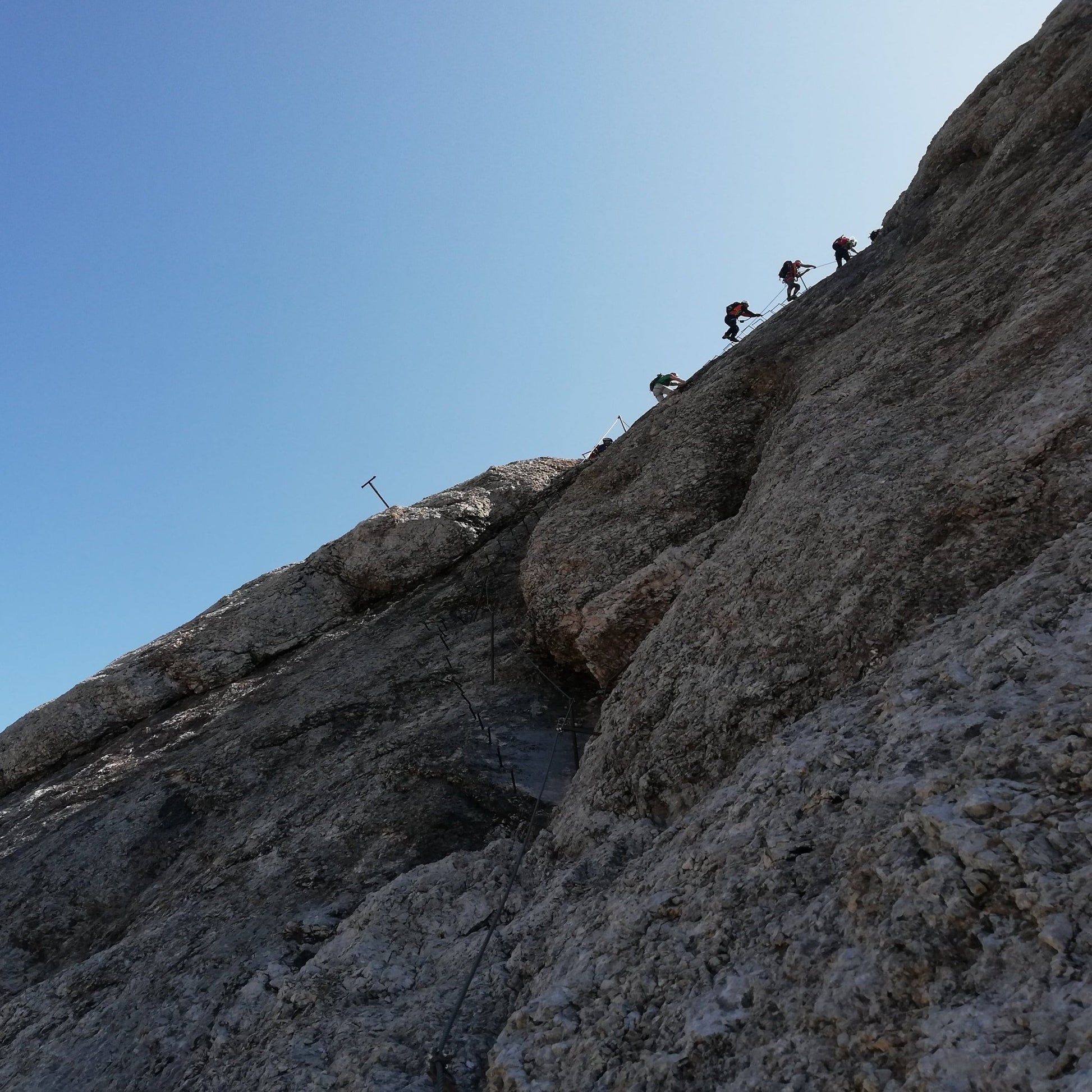 Ferrata Marmolada Cresta Ovest - Pernotto in cima - laguidalpina.it - Guida Alpina Cristiano Gregnanin