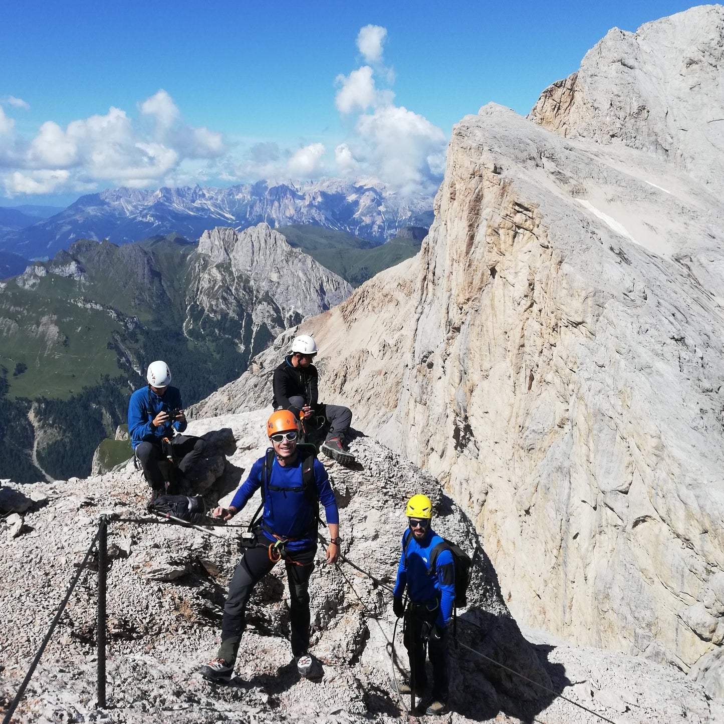Ferrata Marmolada Cresta Ovest - Pernotto in cima - laguidalpina.it - Guida Alpina Cristiano Gregnanin
